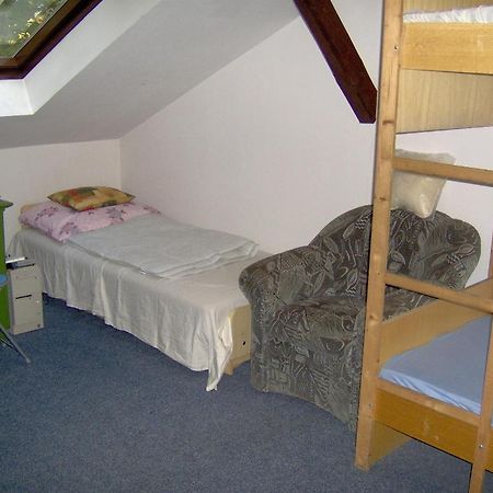 IFI Hostel Pécs Kamer foto