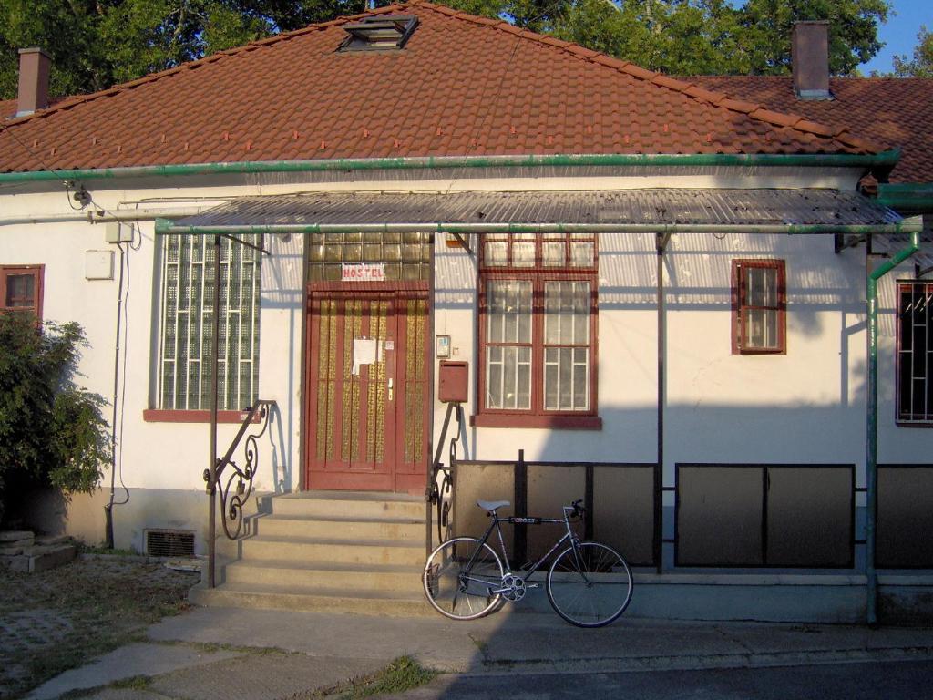 IFI Hostel Pécs Buitenkant foto